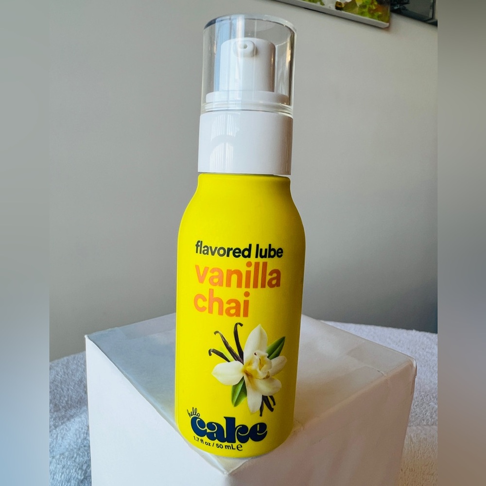 Hello Cake Premium Vanilla Chai Flavored Lubricant
